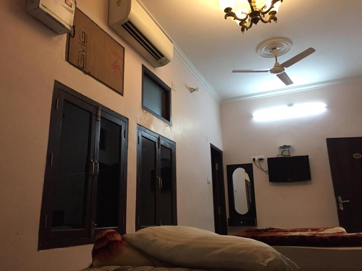 Hotel Blue Star Benares Buitenkant foto